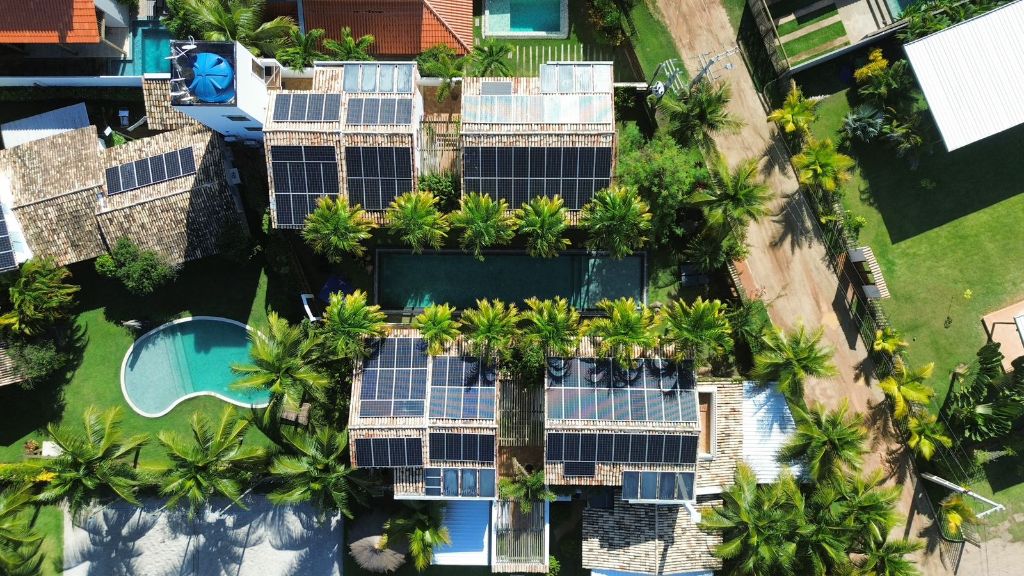 EcoSolar — Condomínio residencial com energia solar, piscina